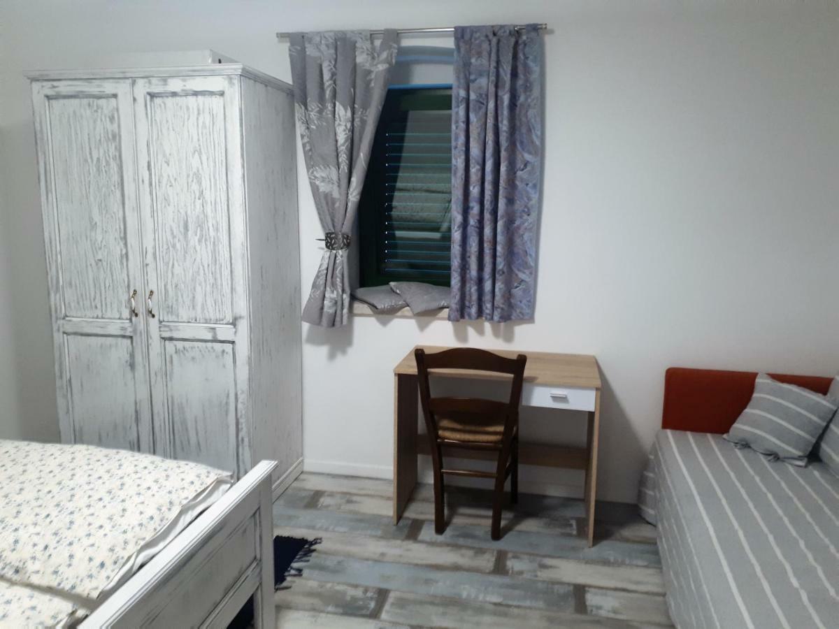 Apartment Terra Rossa Kaštelir Eksteriør billede