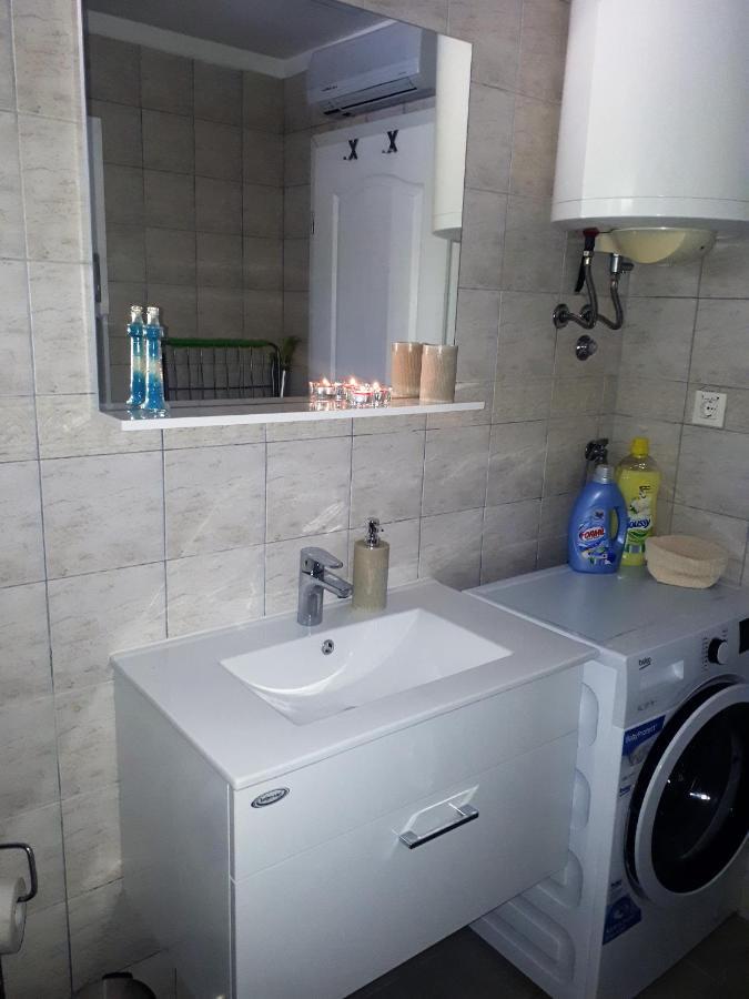 Apartment Terra Rossa Kaštelir Eksteriør billede