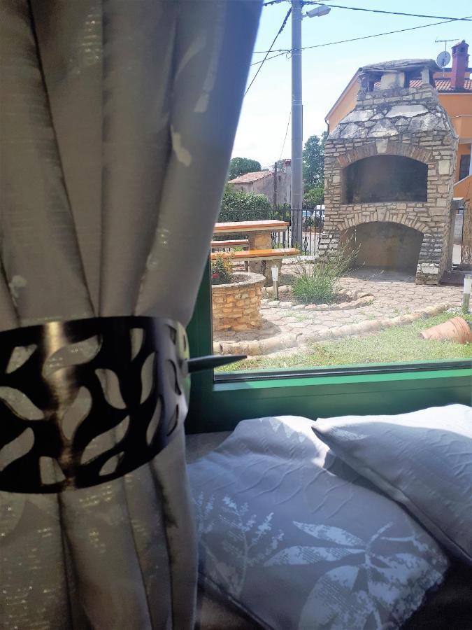 Apartment Terra Rossa Kaštelir Eksteriør billede