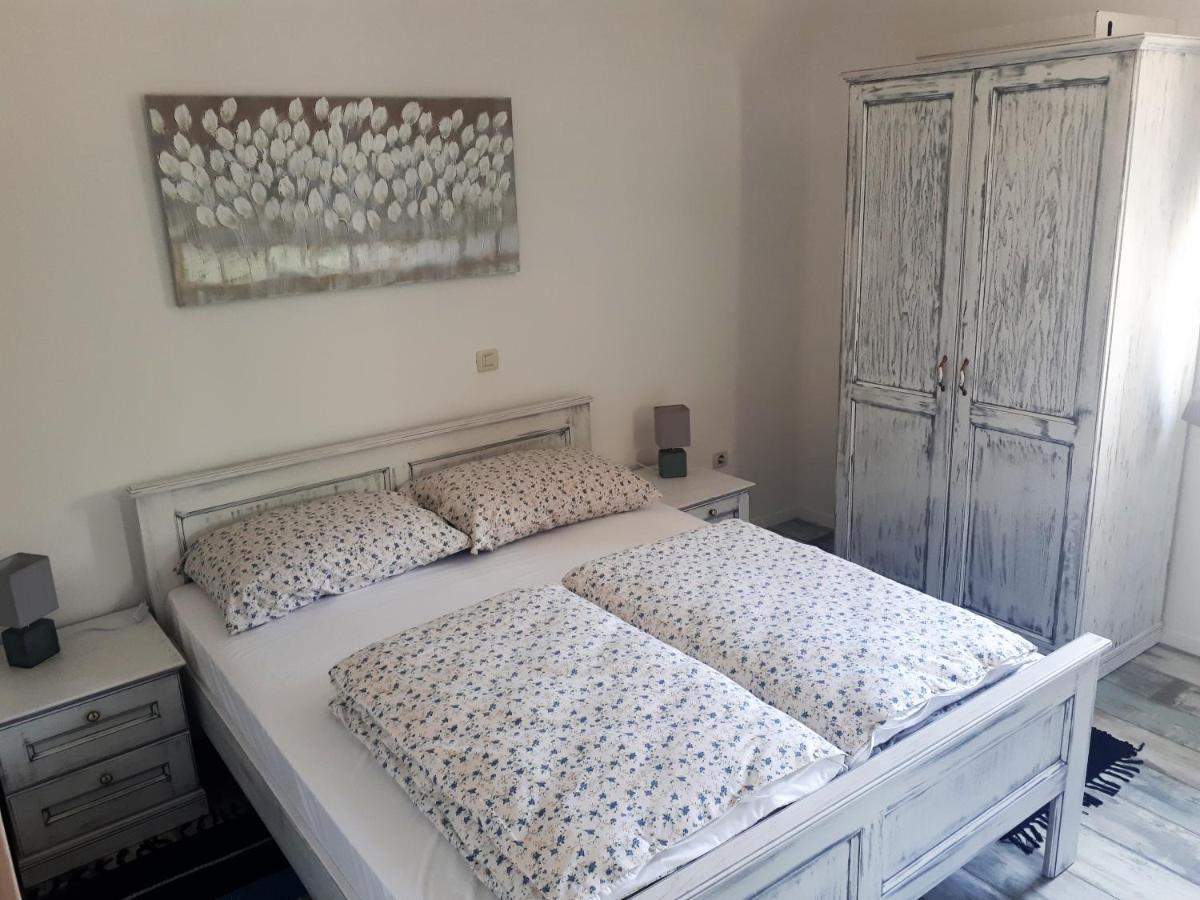 Apartment Terra Rossa Kaštelir Eksteriør billede
