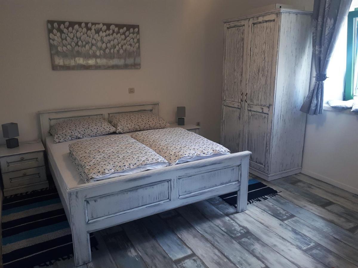 Apartment Terra Rossa Kaštelir Eksteriør billede